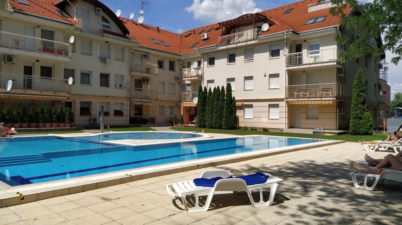 Gabi & Gabi Apartments Hajdúszoboszló Exteriör bild