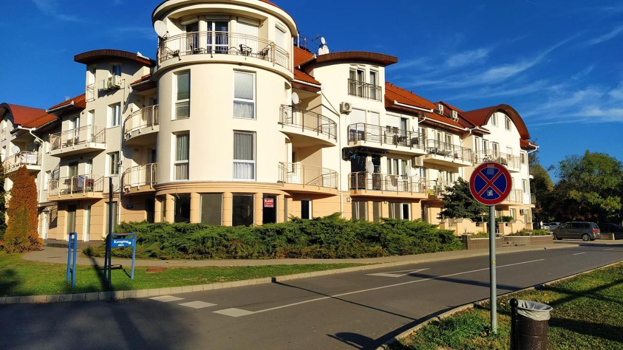 Gabi & Gabi Apartments Hajdúszoboszló Exteriör bild